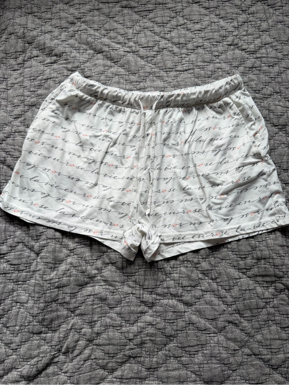 La Vie En Rose White Script-Print Pajama Shorts with Pink Accents